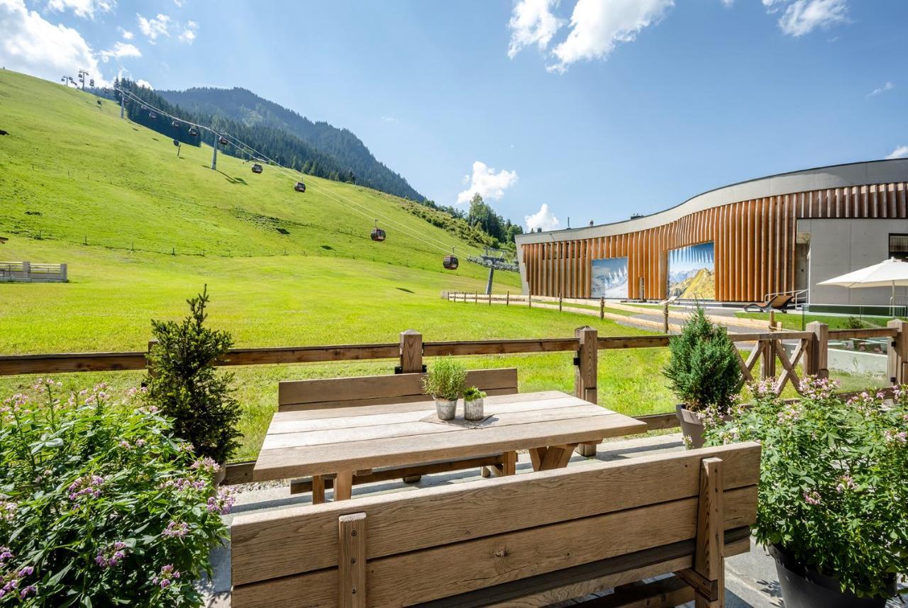 Hotel Das Zwoelferhaus Saalbach-Hinterglemm Buitenkant foto