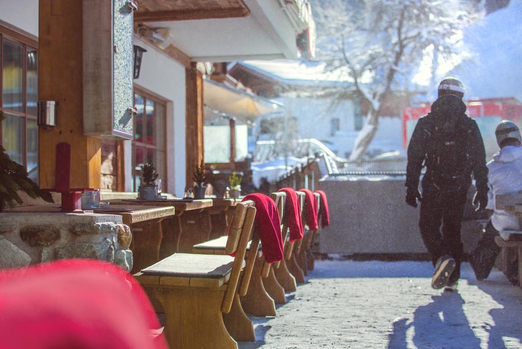 Hotel Das Zwoelferhaus Saalbach-Hinterglemm Buitenkant foto