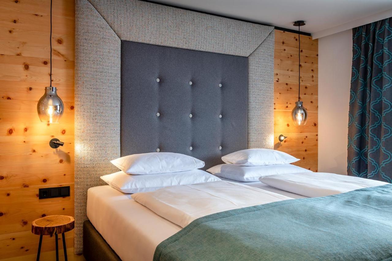 Hotel Das Zwoelferhaus Saalbach-Hinterglemm Buitenkant foto