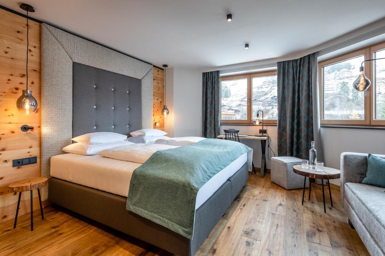 Hotel Das Zwoelferhaus Saalbach-Hinterglemm Buitenkant foto