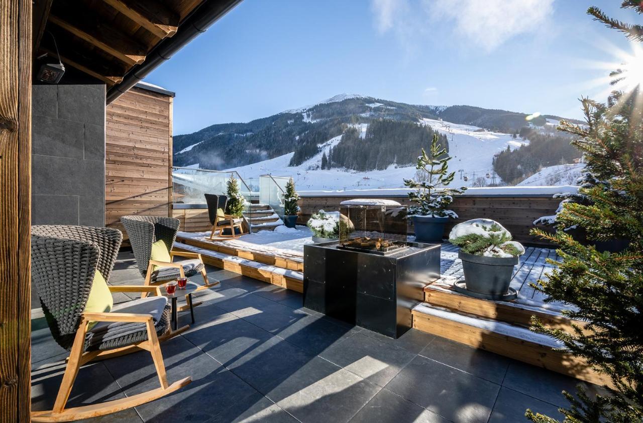 Hotel Das Zwoelferhaus Saalbach-Hinterglemm Buitenkant foto