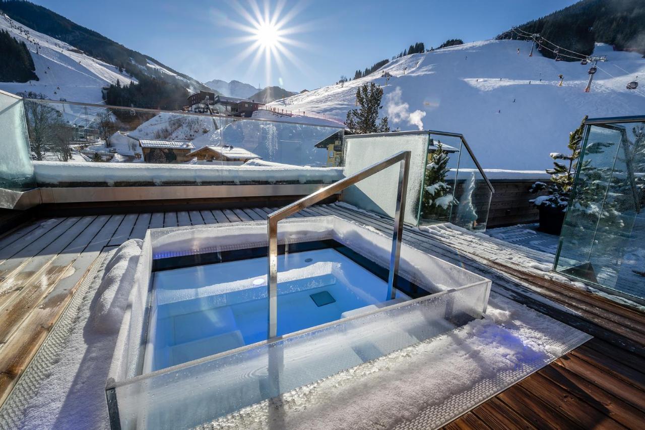 Hotel Das Zwoelferhaus Saalbach-Hinterglemm Buitenkant foto
